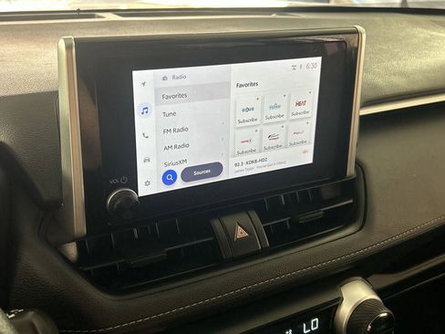 Used 2025 Toyota RAV4 XLE FWD image 17