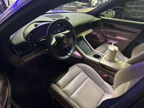 Used 2021 Porsche Taycan image 8
