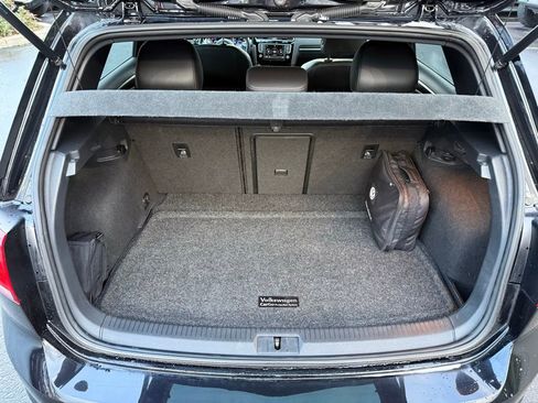 Used 2017 Volkswagen Golf R 4-Door image 10