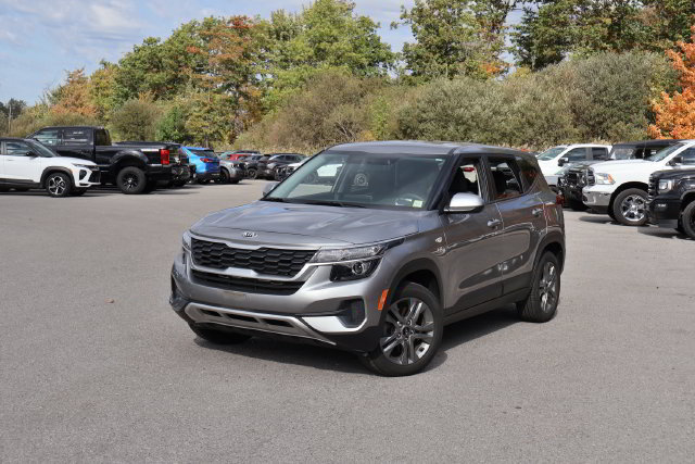 Used 2021 Kia Seltos LX AWD/4WD image 2