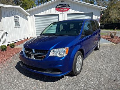 Used 2018 Dodge Grand Caravan SE w/ UConnect Hands-Free Group