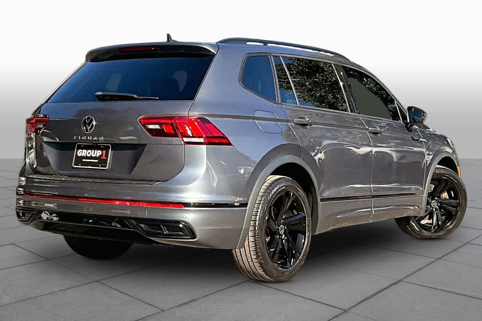 Used 2024 Volkswagen Tiguan SE R-Line FWD image 13