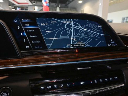 Used 2023 Cadillac Escalade Premium Luxury AWD/4WD image 37