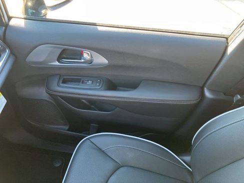 New 2026 Chrysler Pacifica Limited w/ S Appearance Package FWD image 24
