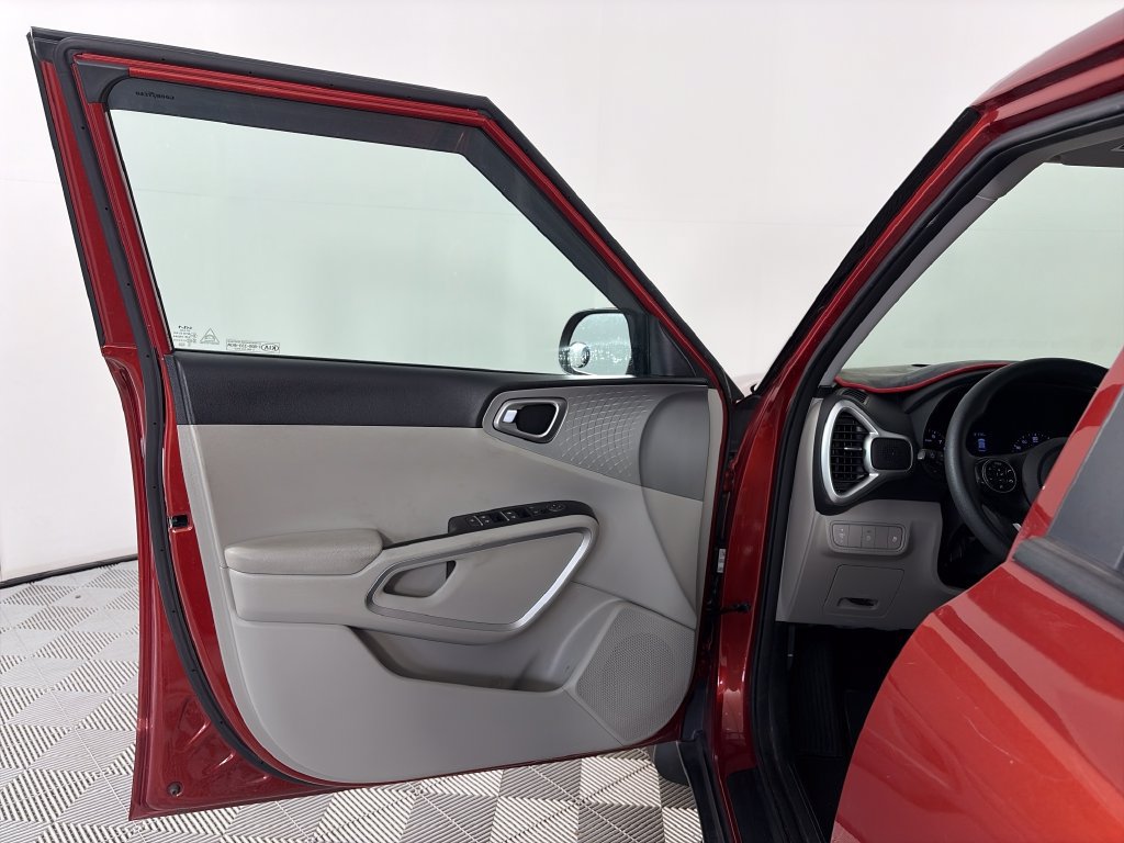 Used 2022 Kia Soul LX FWD image 10