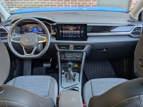 Used 2025 Volkswagen Taos SE image 23