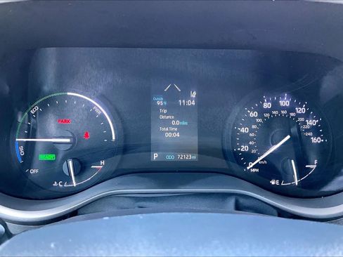 Used 2021 Toyota Sienna XLE FWD image 25