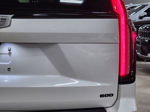 Used 2022 Cadillac Escalade ESV Sport Platinum w/ LPO, ONYX Package image 22