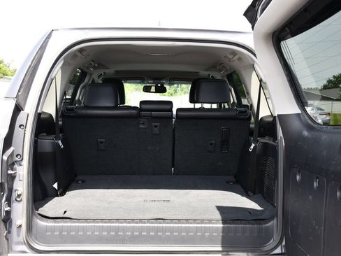 Used 2016 Lexus GX 460 w/ Premium Package AWD/4WD image 30