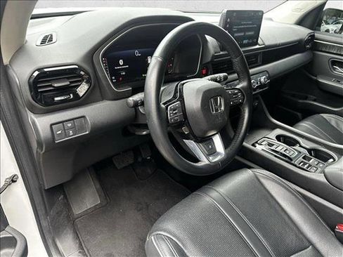 New 2025 Honda Pilot Elite image 3