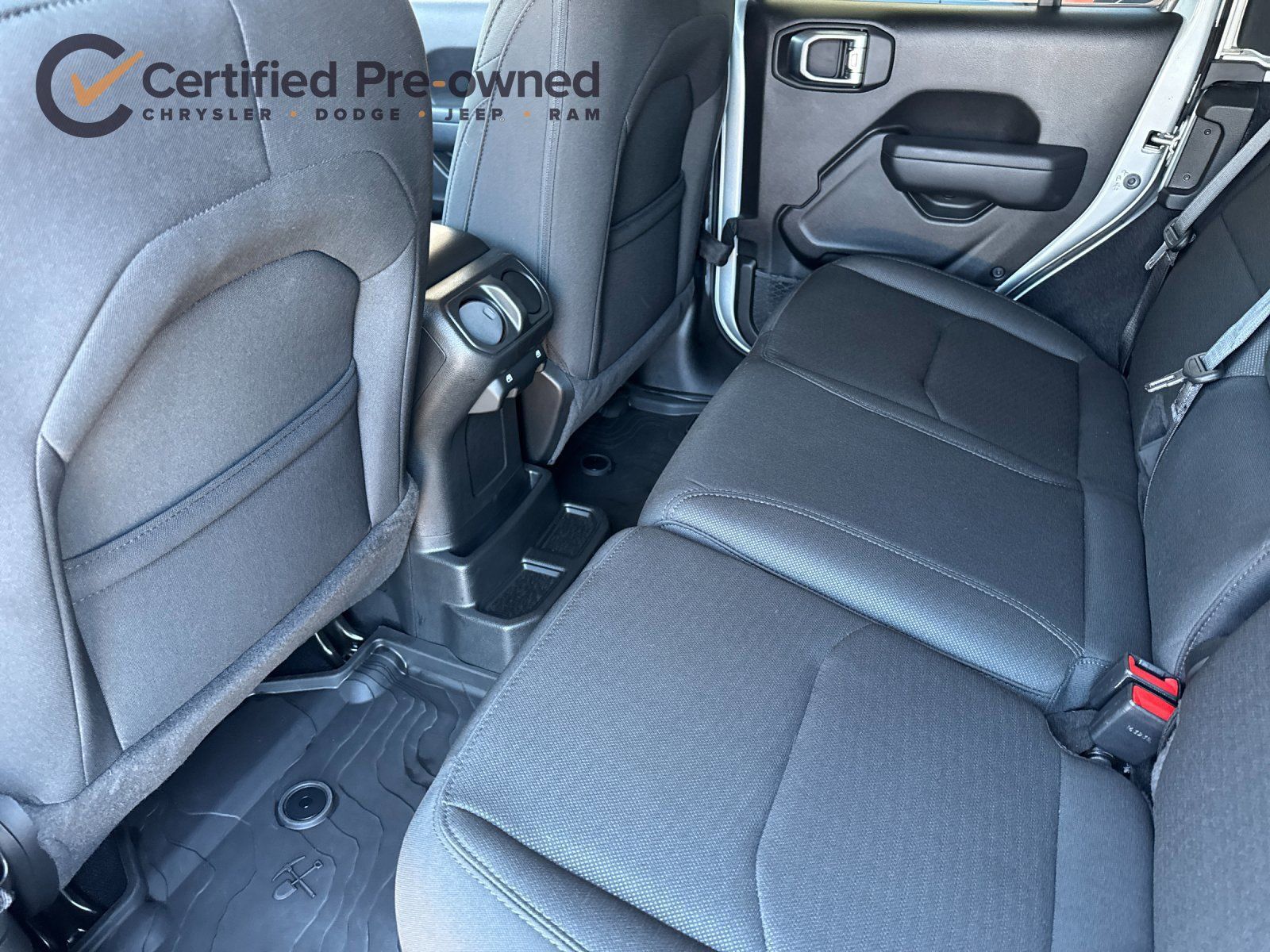 Used 2023 Jeep Wrangler Unlimited w/ Cold Weather Group AWD/4WD image 13