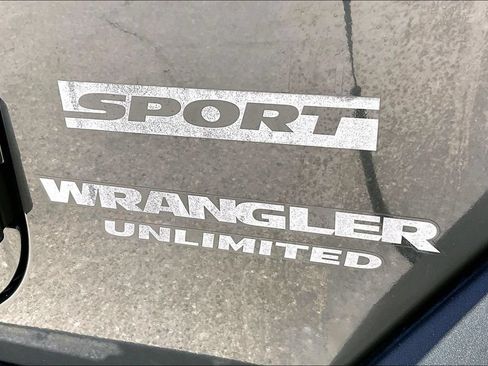 Used 2015 Jeep Wrangler Unlimited Sport w/ Quick Order Package 24S AWD/4WD image 24