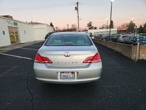 Used 2005 Toyota Avalon XLS image 4