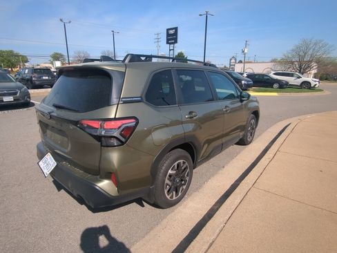 Used 2026 Subaru Forester Premium image 3