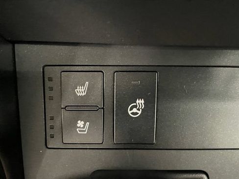 Used 2022 Lexus IS 350 F Sport AWD/4WD image 16