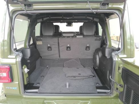 Used 2024 Jeep Wrangler High Altitude image 24