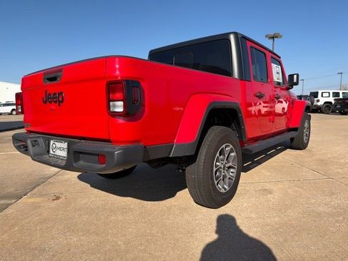 New 2024 Jeep Gladiator Sport image 17