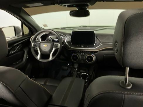 Used 2023 Chevrolet Blazer Premier FWD image 16