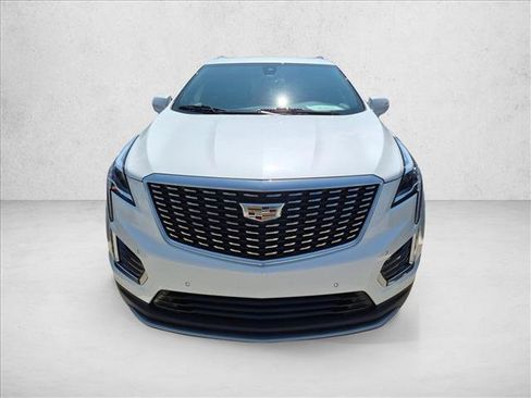 Used 2023 Cadillac XT5 Premium Luxury AWD/4WD image 2