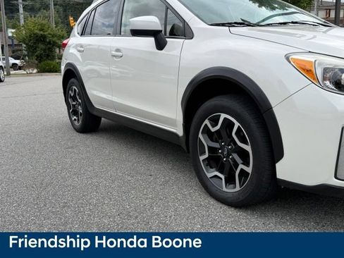 Used 2016 Subaru Crosstrek 2.0i Premium w/ Moonroof Package AWD/4WD image 9