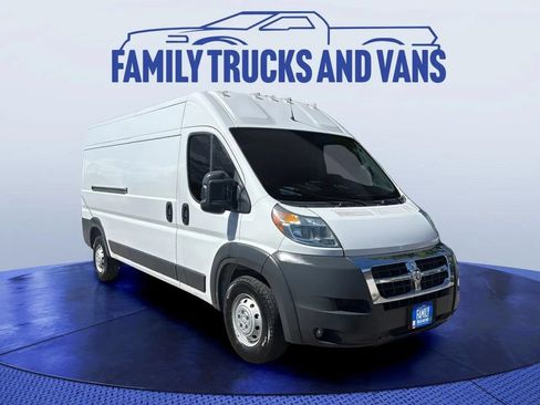 Used 2018 RAM ProMaster 2500 w/ Premium Appearance Group FWD image 7