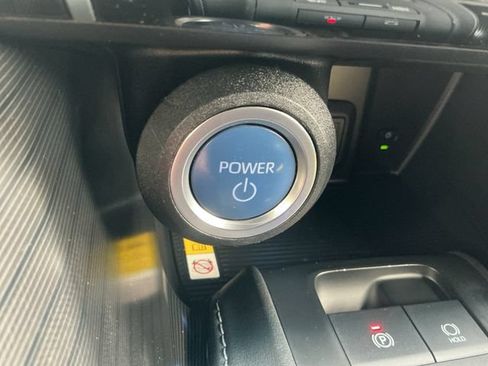 Used 2021 Toyota Venza AWD/4WD image 21