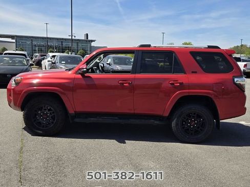 Used 2021 Toyota 4Runner SR5 Premium w/ Moonroof Package AWD/4WD image 2