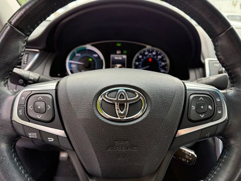 Used 2016 Toyota Camry XLE w/ Moonroof Package FWD image 32