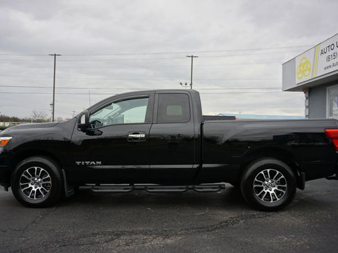 Used 2021 Nissan Titan SV w/ SV Convenience Package image 8