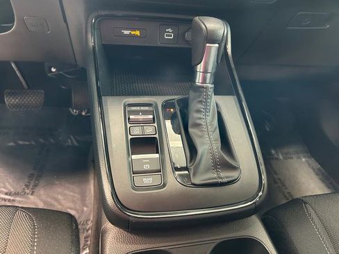 Used 2024 Honda CR-V LX image 17