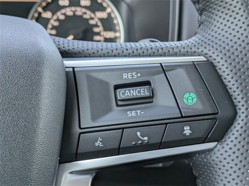 New 2025 Mitsubishi Outlander SE image 28