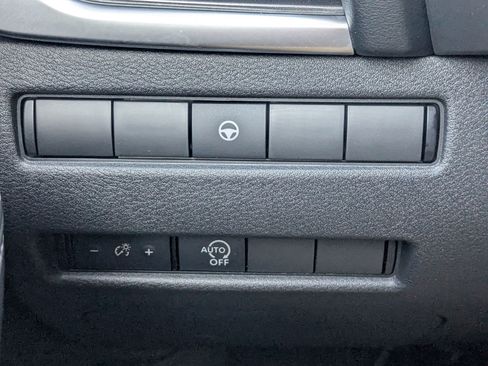 Used 2023 Nissan Rogue SV image 21