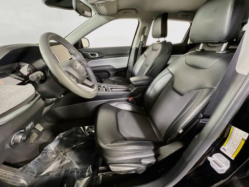 Used 2022 Jeep Compass Latitude AWD/4WD image 19