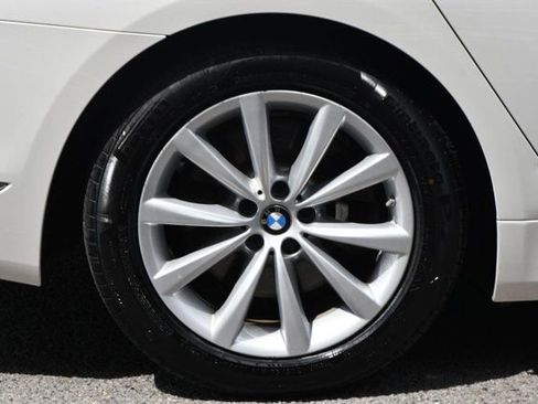 Used 2018 BMW 750i image 19