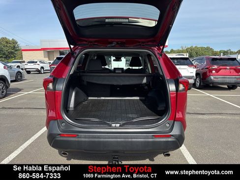 Used 2022 Toyota RAV4 LE image 29