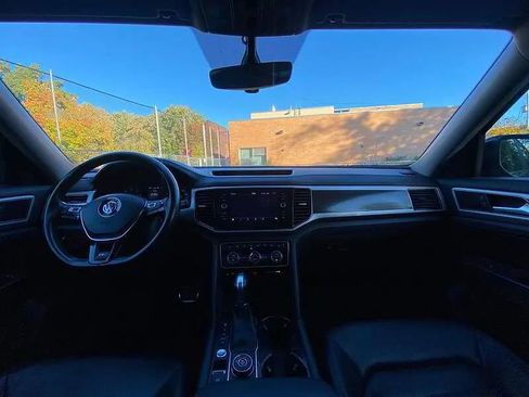 Used 2018 Volkswagen Atlas SEL image 7