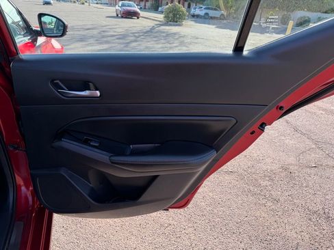 Used 2020 Nissan Altima 2.0 Platinum image 18