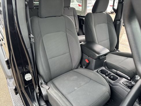 Used 2018 Jeep Wrangler Unlimited Sport S image 23