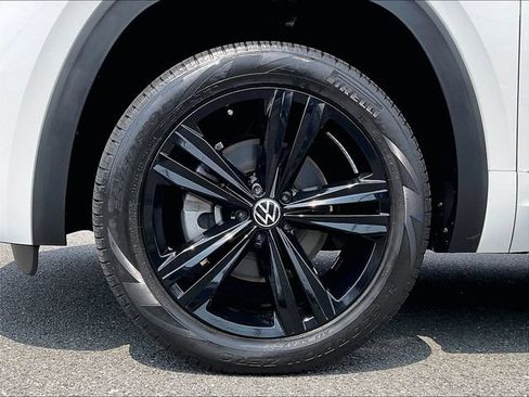 Used 2023 Volkswagen Atlas Cross Sport SEL R-Line AWD/4WD image 11