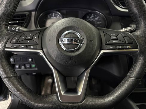 Used 2019 Nissan Rogue S image 18