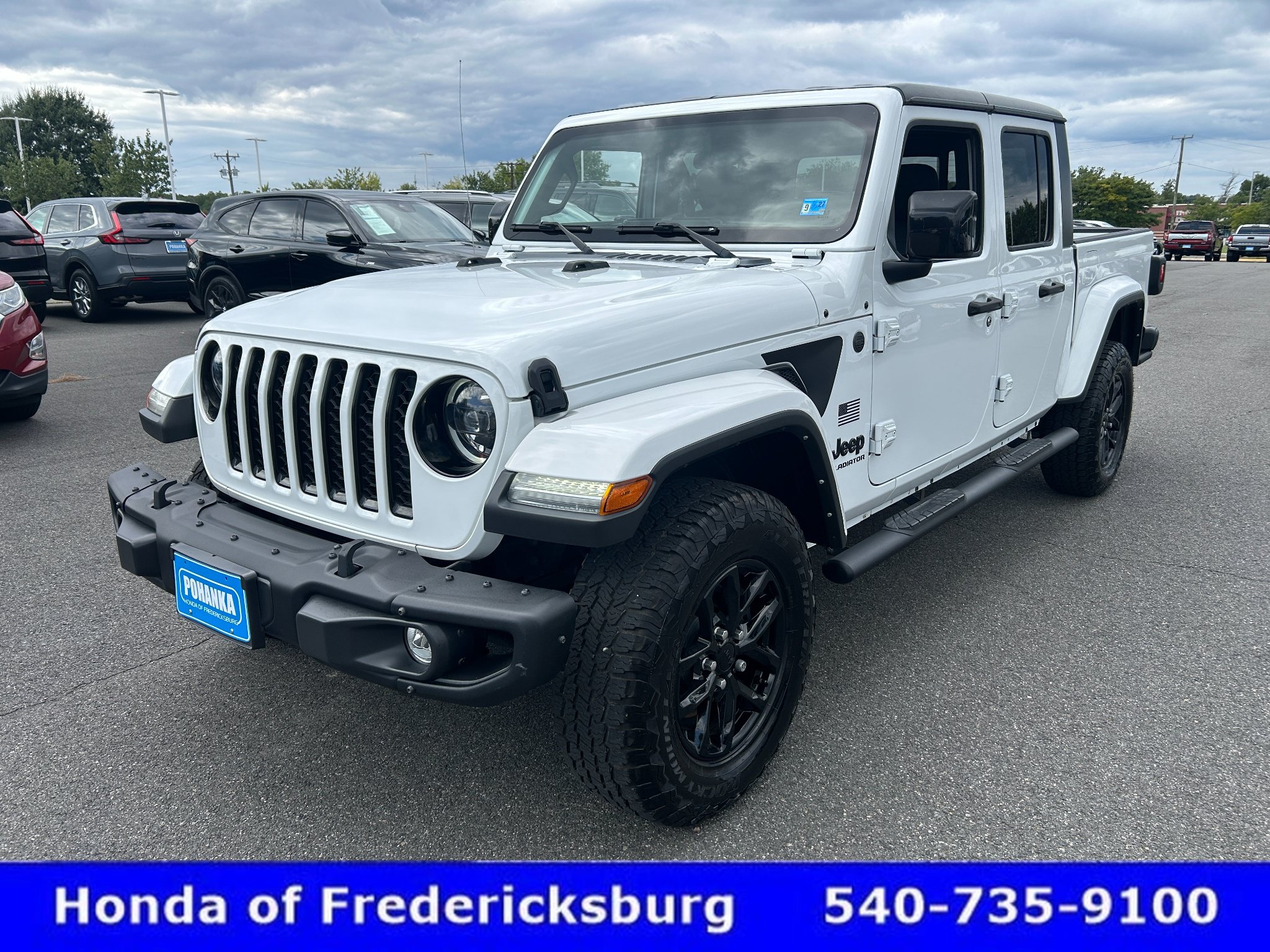 Used 2023 Jeep Gladiator Sport AWD/4WD image 2