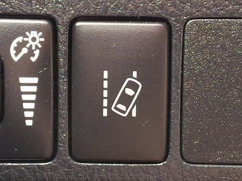 Used 2018 Toyota RAV4 XLE w/ Plus Extra Value Package AWD/4WD image 28