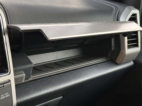 Used 2022 Ford F350 Lariat w/ Black Appearance Package image 27