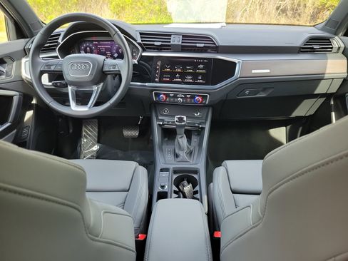 Used 2025 Audi Q3 2.0T Premium w/ Convenience Package image 13