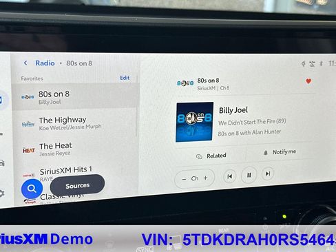 Used 2024 Toyota Highlander Limited image 35