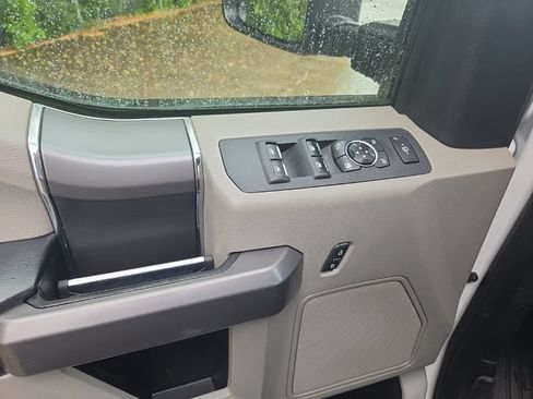Used 2019 Ford F250 XLT w/ XLT Premium Package AWD/4WD image 11