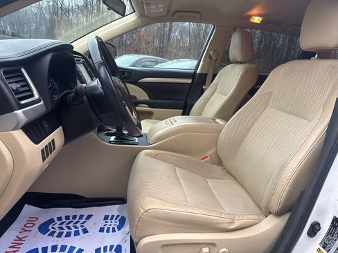 Used 2016 Toyota Highlander LE image 14