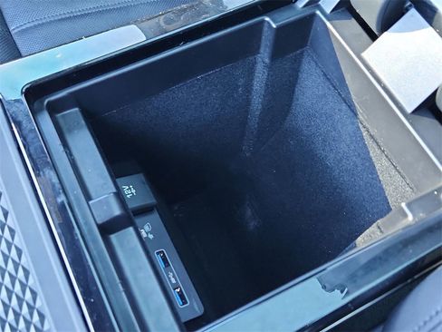 Used 2020 Land Rover Range Rover Evoque R-Dynamic SE image 19