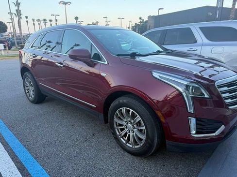 Used 2017 Cadillac XT5 Luxury w/ Driver Awareness Package AWD/4WD image 2