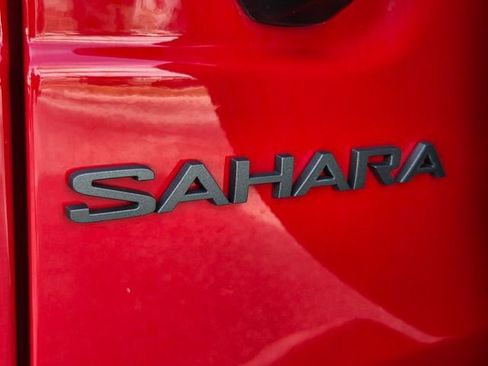 Used 2025 Jeep Wrangler Unlimited Sahara AWD/4WD image 14